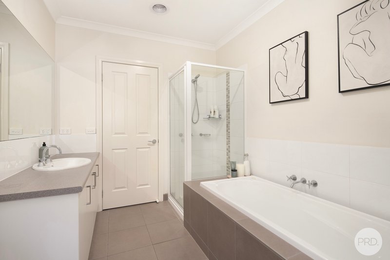 Photo - 2/4 Morgan Street, Sebastopol VIC 3356 - Image 3