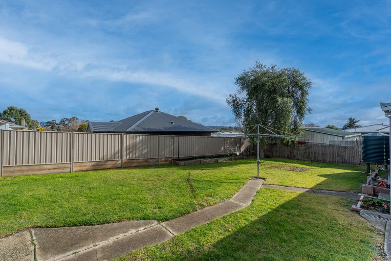 Photo - 24 Morison Crescent, Seymour VIC 3660 - Image 13