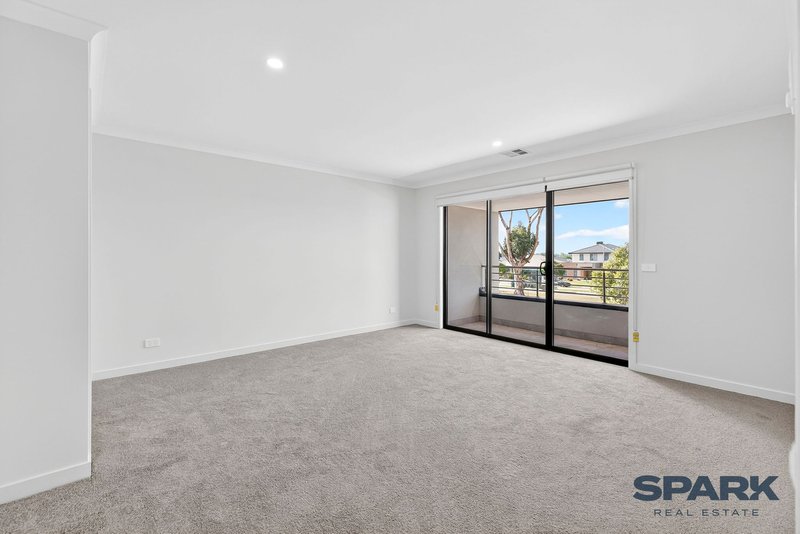 Photo - 24 Mosman Circuit, Tarneit VIC 3029 - Image 5