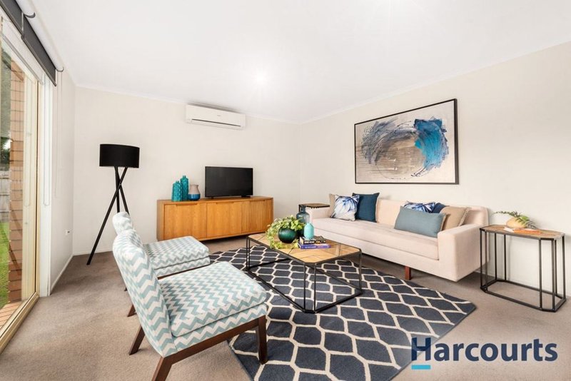 Photo - 24 Mosman Close, Wantirna South VIC 3152 - Image 2