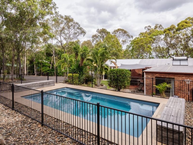 Photo - 24 Mounter Street, Boyne Island QLD 4680 - Image 3