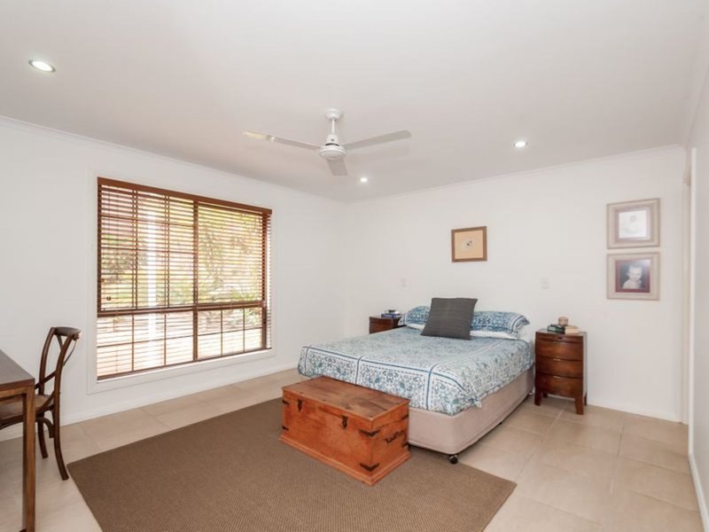 Photo - 24 Mounter Street, Boyne Island QLD 4680 - Image 8