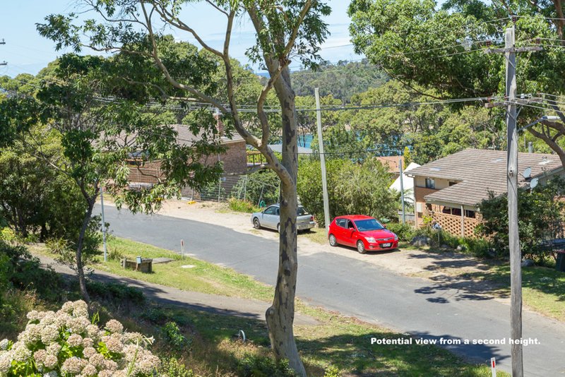 Photo - 24 Mulgowrie Street, Malua Bay NSW 2536 - Image 4