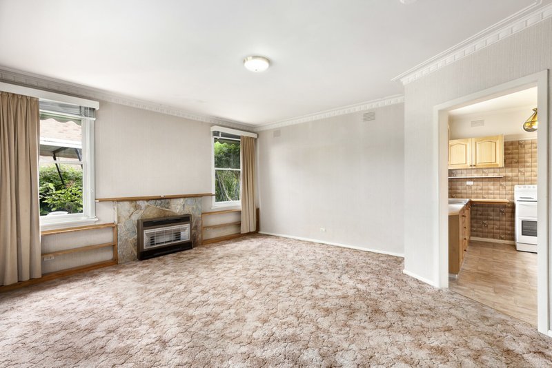 Photo - 24 Mulgrave Street, Glen Waverley VIC 3150 - Image 2