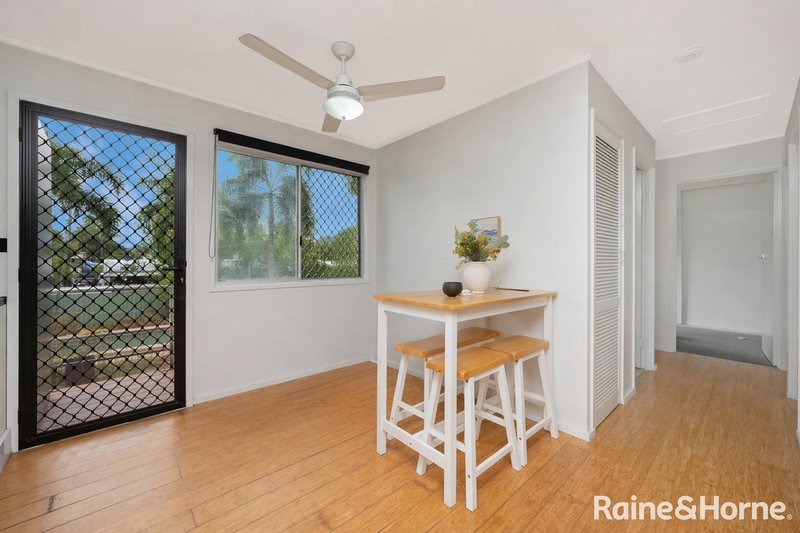 Photo - 24 Munbilla Drive, Kelso QLD 4815 - Image 5