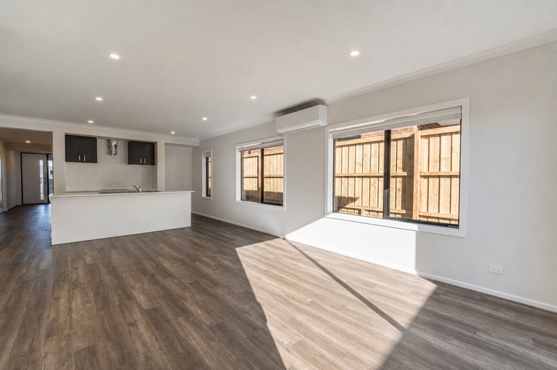 Photo - 24 Munster Road, Donnybrook VIC 3064 - Image 3