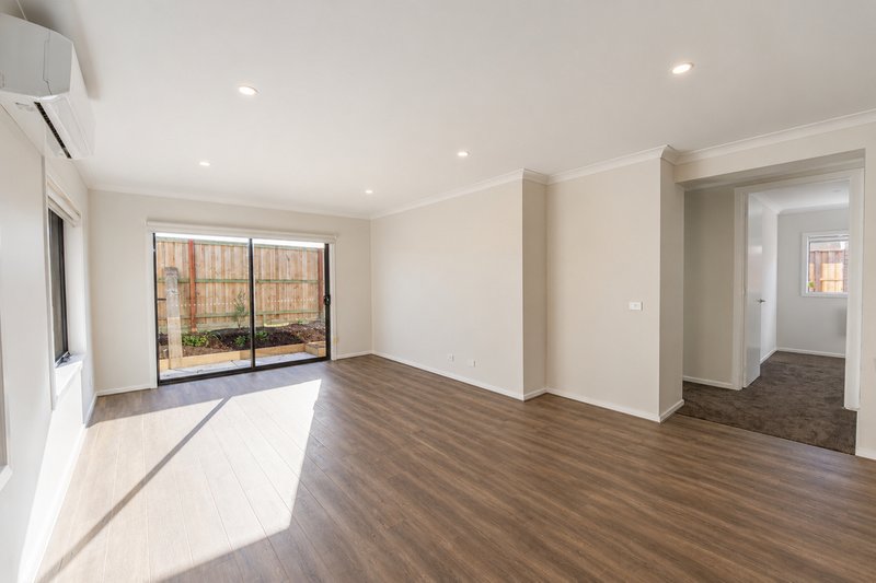 Photo - 24 Munster Road, Donnybrook VIC 3064 - Image 4