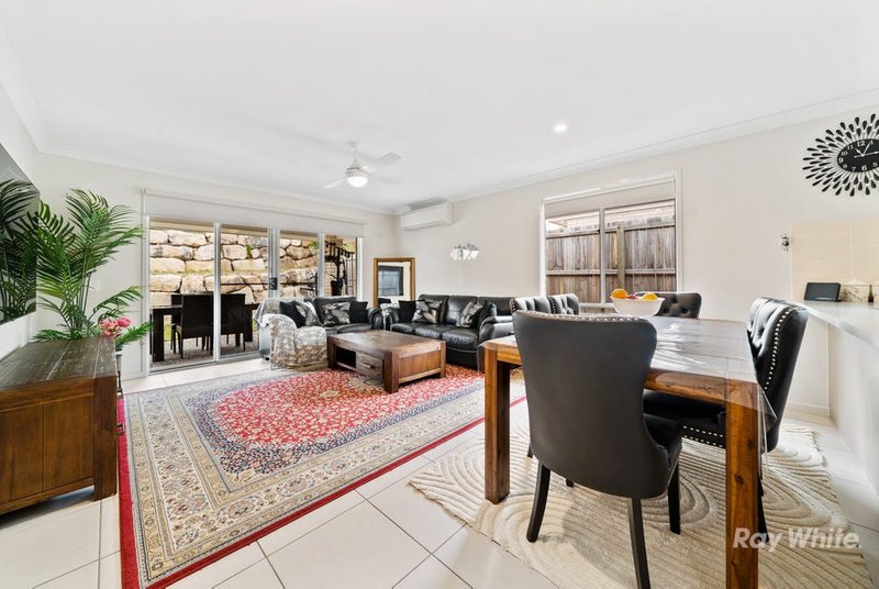 Photo - 24 Munthari Drive, Berrinba QLD 4117 - Image 3