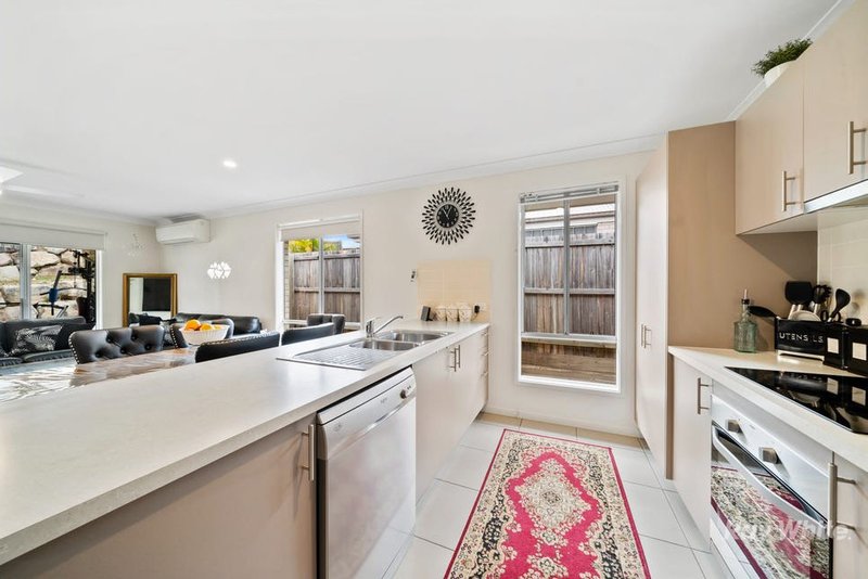 Photo - 24 Munthari Drive, Berrinba QLD 4117 - Image 4
