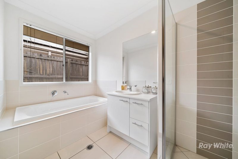 Photo - 24 Munthari Drive, Berrinba QLD 4117 - Image 5