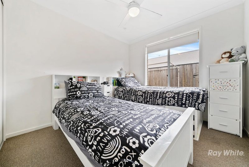 Photo - 24 Munthari Drive, Berrinba QLD 4117 - Image 12