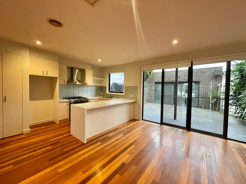 Photo - 2/4 Murphy Street, Altona North VIC 3025 - Image 4