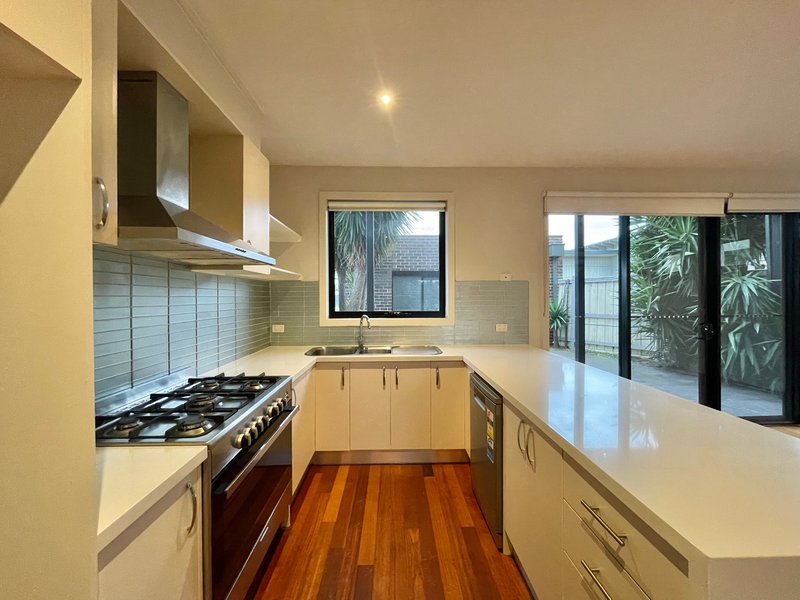 Photo - 2/4 Murphy Street, Altona North VIC 3025 - Image 5