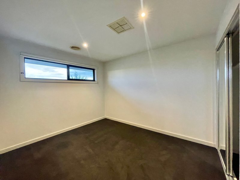 Photo - 2/4 Murphy Street, Altona North VIC 3025 - Image 9