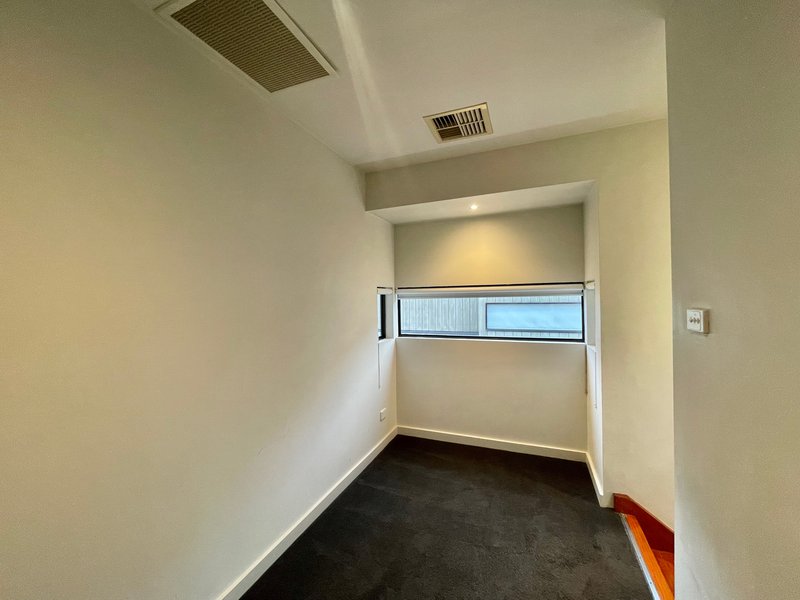 Photo - 2/4 Murphy Street, Altona North VIC 3025 - Image 11
