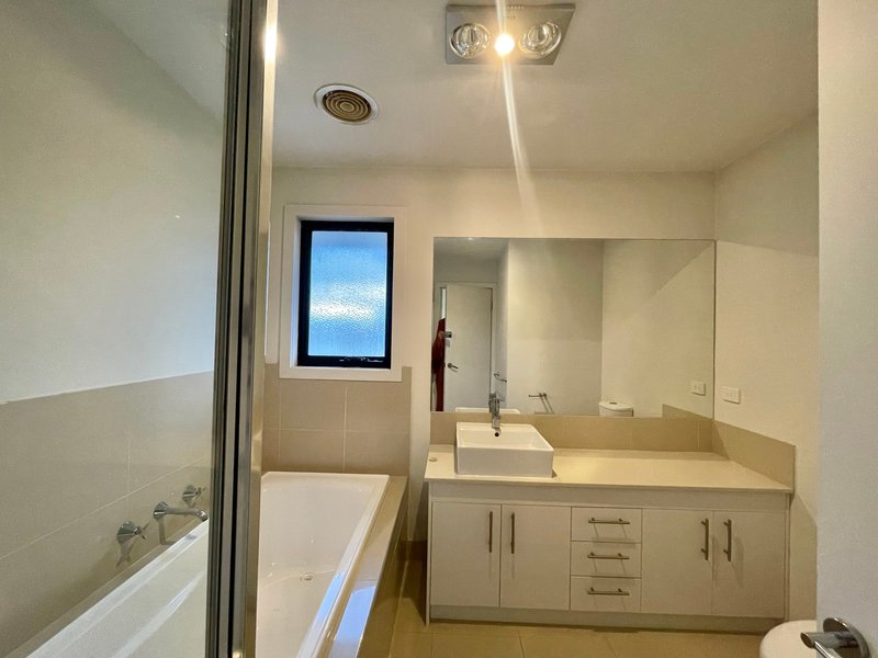 Photo - 2/4 Murphy Street, Altona North VIC 3025 - Image 12
