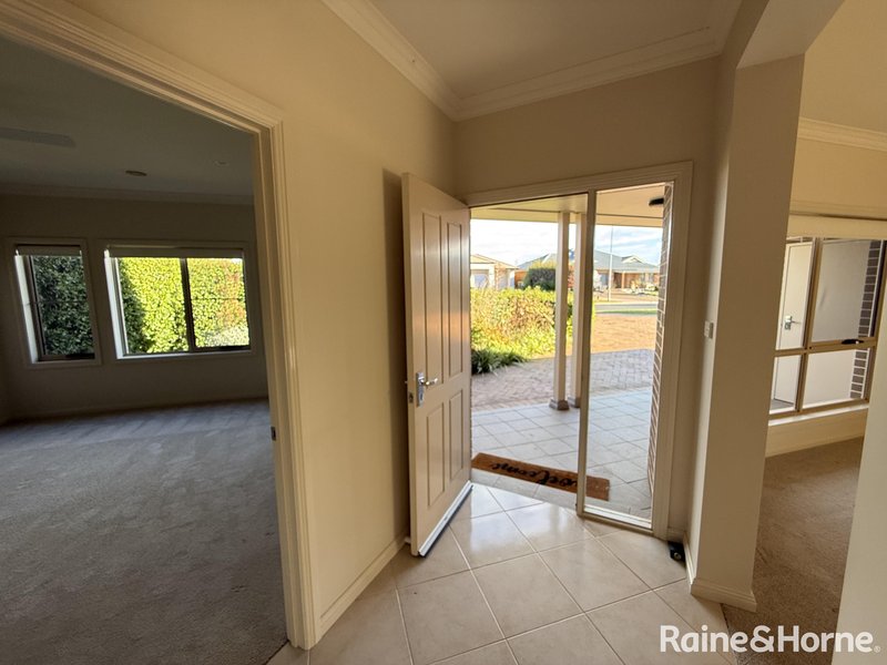 Photo - 24 Murray Avenue, Orange NSW 2800 - Image 4