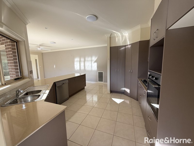 Photo - 24 Murray Avenue, Orange NSW 2800 - Image 8