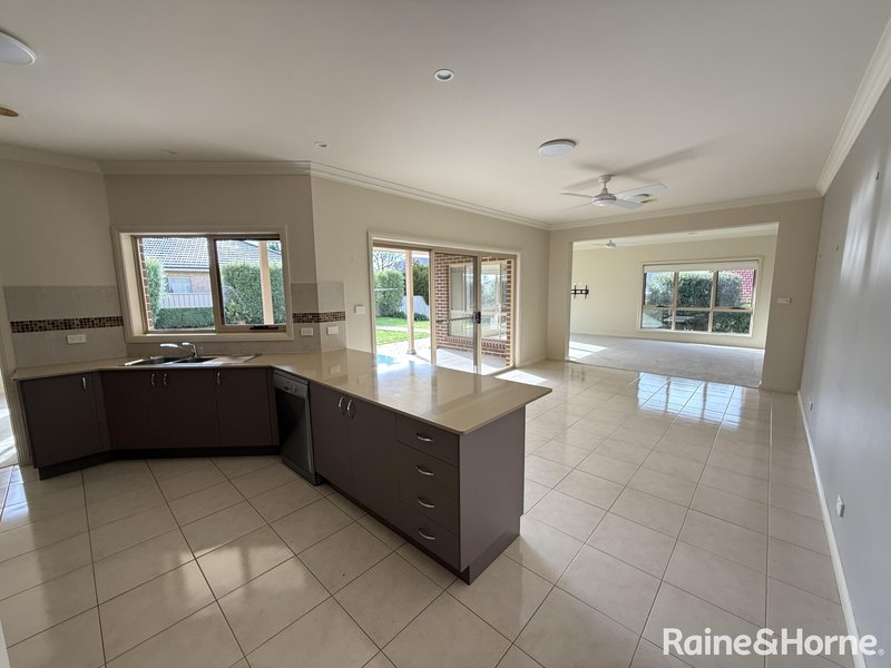 Photo - 24 Murray Avenue, Orange NSW 2800 - Image 11