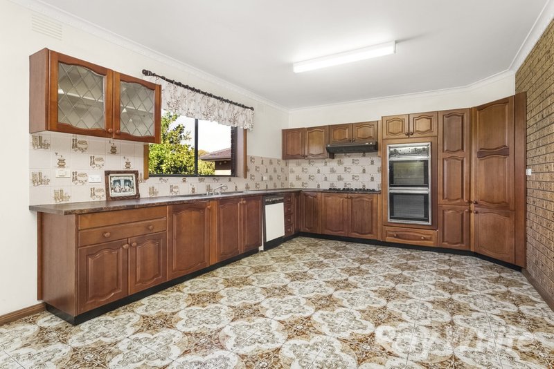 Photo - 24 Murray Road, Dandenong North VIC 3175 - Image 4