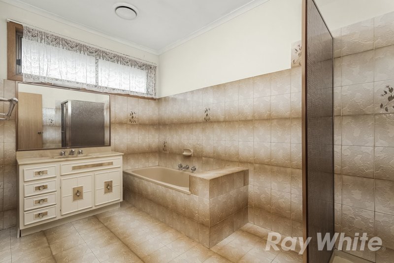 Photo - 24 Murray Road, Dandenong North VIC 3175 - Image 5