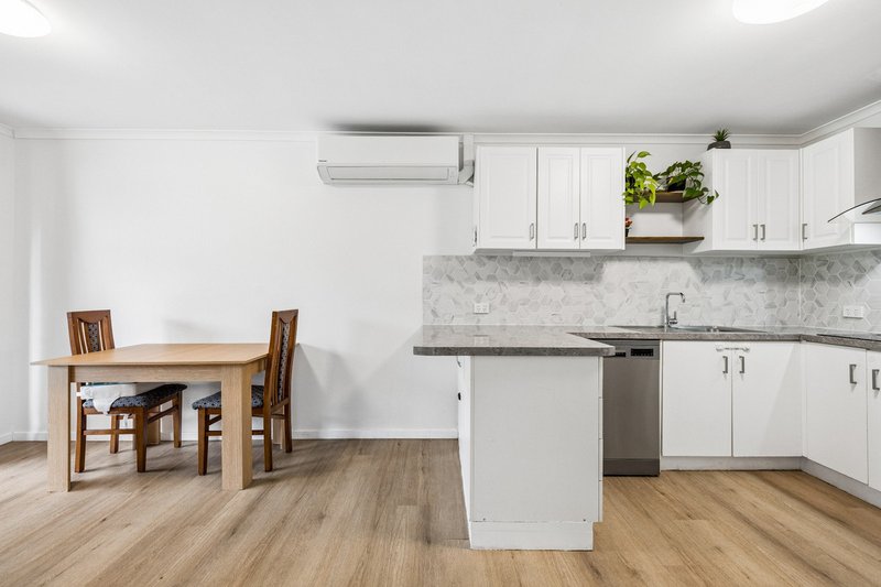 Photo - 2/4 Musical Court, Oxenford QLD 4210 - Image 5