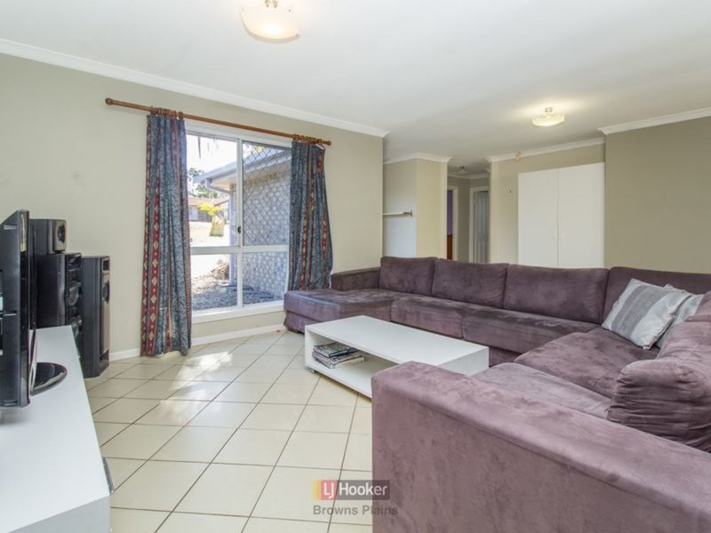 Photo - 24 Myles Court, Boronia Heights QLD 4124 - Image 2