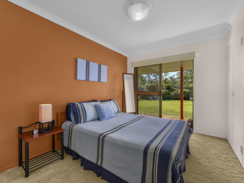 Photo - 24 Myrtle Crescent, Bridgeman Downs QLD 4035 - Image 13