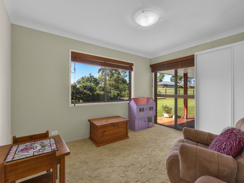 Photo - 24 Myrtle Crescent, Bridgeman Downs QLD 4035 - Image 15