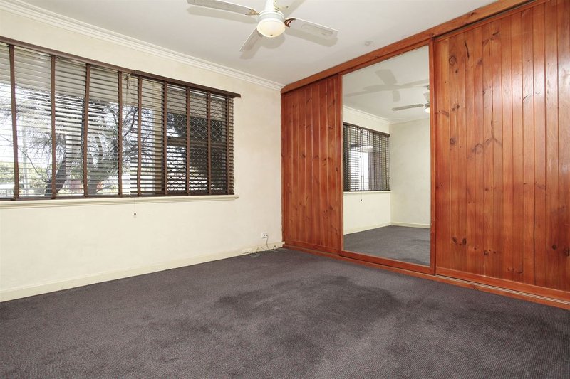 Photo - 24 Napier Road, Morley WA 6062 - Image 7