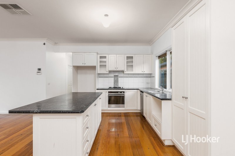 Photo - 24 Neptune Drive, Point Cook VIC 3030 - Image 4