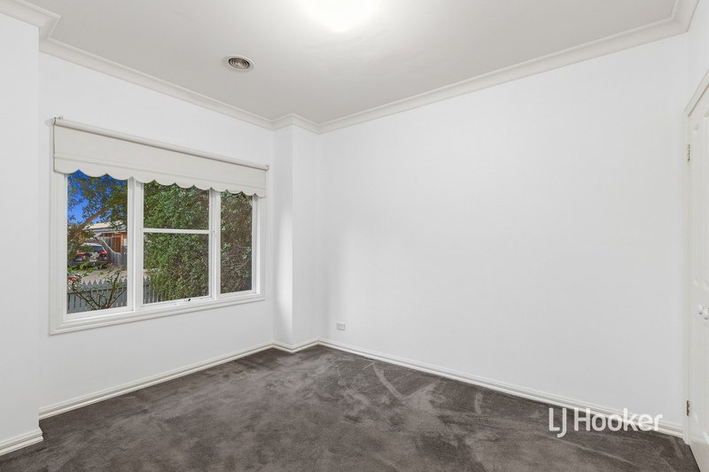 Photo - 24 Neptune Drive, Point Cook VIC 3030 - Image 8