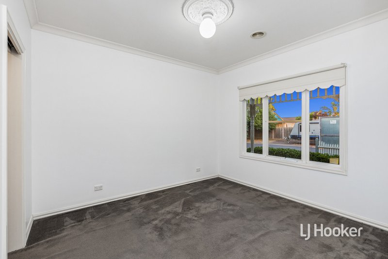 Photo - 24 Neptune Drive, Point Cook VIC 3030 - Image 9