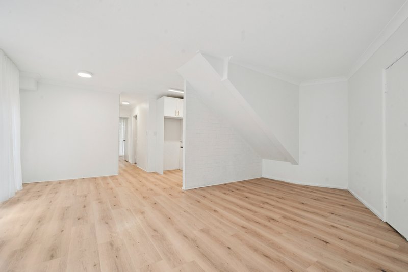 Photo - 2/4 Neptune Road, Newport NSW 2106 - Image 2