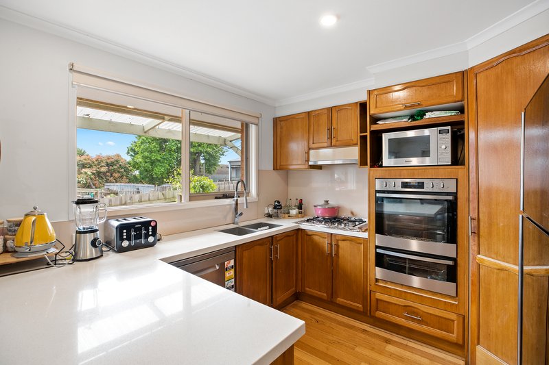 Photo - 2/4 Nestor Grove, Blackburn North VIC 3130 - Image 3