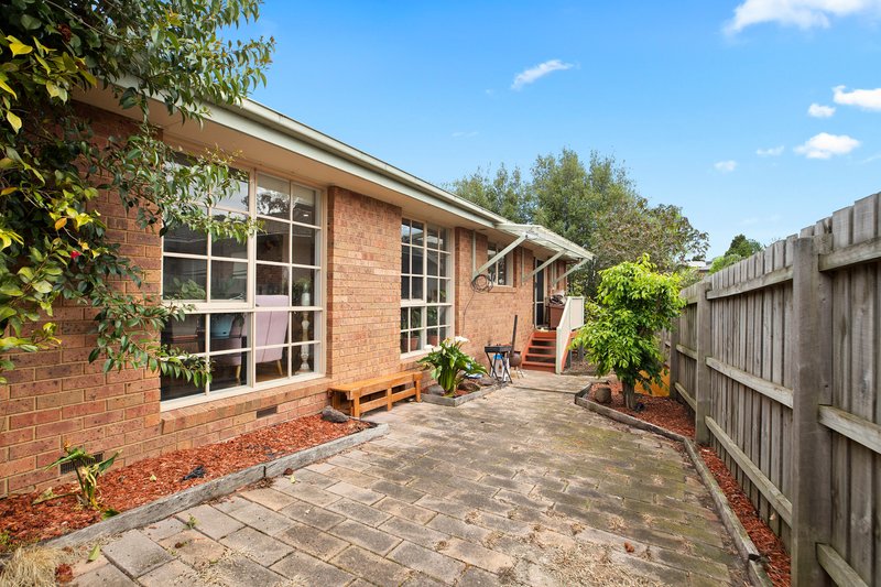 Photo - 2/4 Nestor Grove, Blackburn North VIC 3130 - Image 6