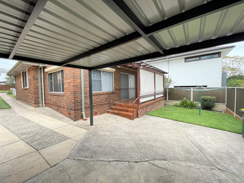 Photo - 24 New England Drive, Kingsgrove NSW 2208 - Image 11