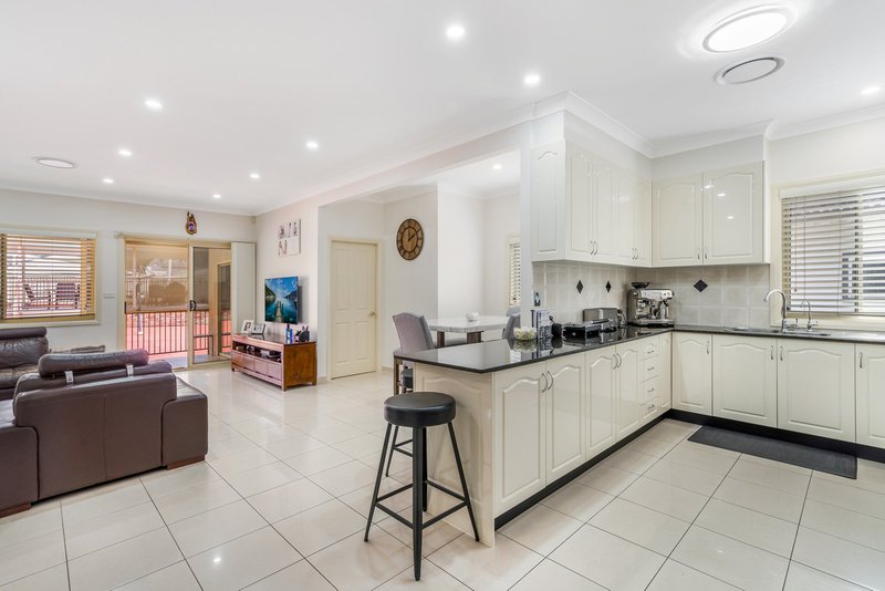 Photo - 24 Newhaven Avenue, Blacktown NSW 2148 - Image 4