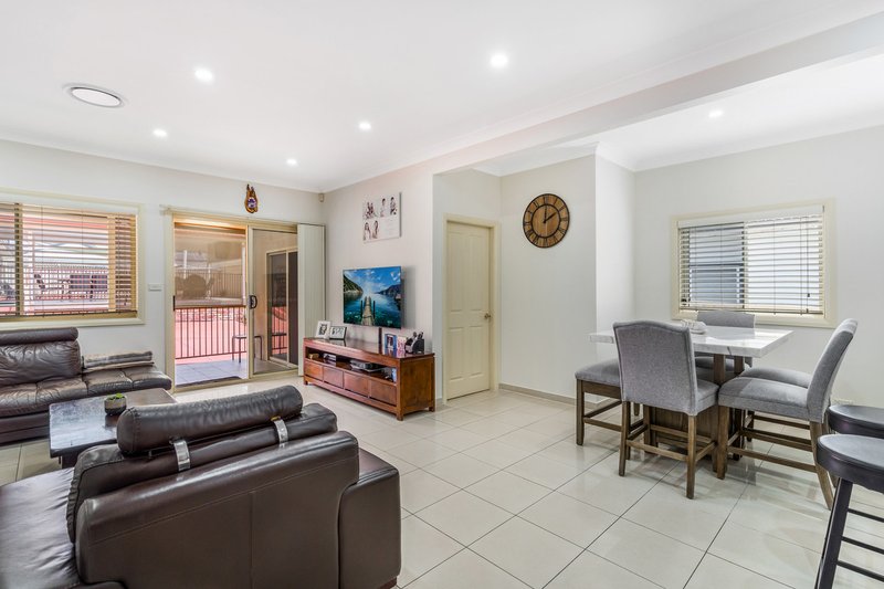 Photo - 24 Newhaven Avenue, Blacktown NSW 2148 - Image 7