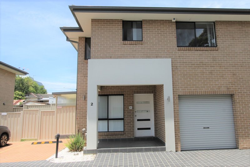 Photo - 2/4 Newton Road, Blacktown NSW 2148 - Image 1