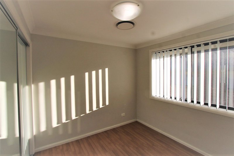 Photo - 2/4 Newton Road, Blacktown NSW 2148 - Image 8