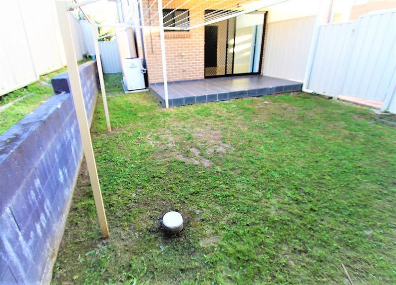 Photo - 2/4 Newton Road, Blacktown NSW 2148 - Image 9