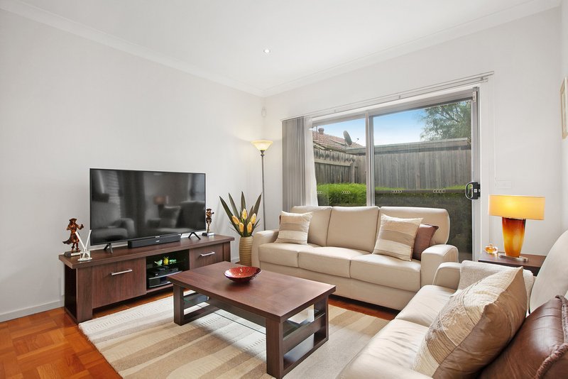 Photo - 2/4 Nicholson Avenue, Reservoir VIC 3073 - Image 2