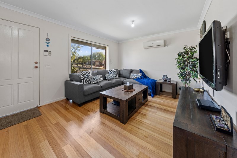 Photo - 24 Niewand Avenue, Burnside VIC 3023 - Image 9