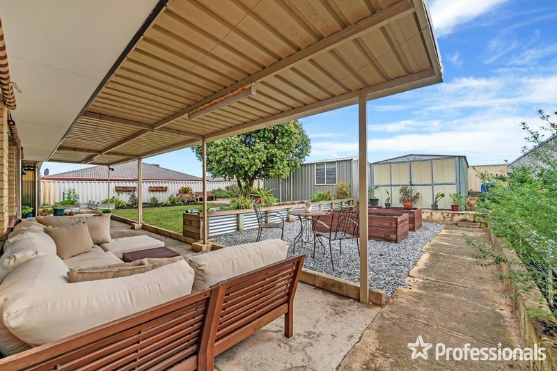 24 Nightingale Way, Warnbro WA 6169