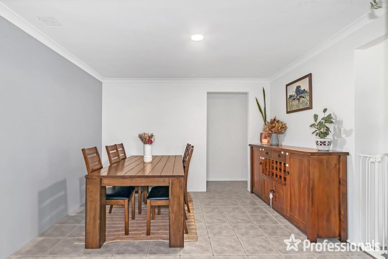 Photo - 24 Nightingale Way, Warnbro WA 6169 - Image 8