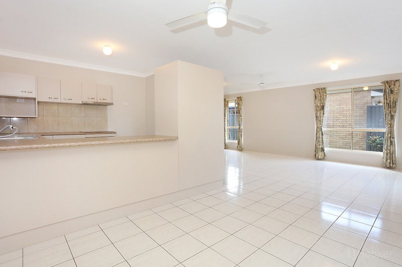 Photo - 24 Numbat Court, Coombabah QLD 4216 - Image 10