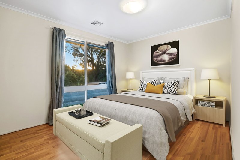 Photo - 24 Oakwood Drive, Keysborough VIC 3173 - Image 7