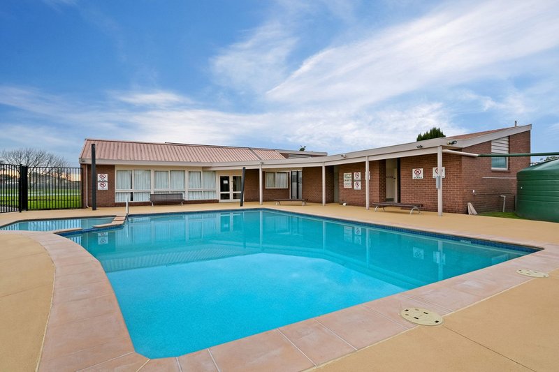 Photo - 24 Oakwood Drive, Keysborough VIC 3173 - Image 13