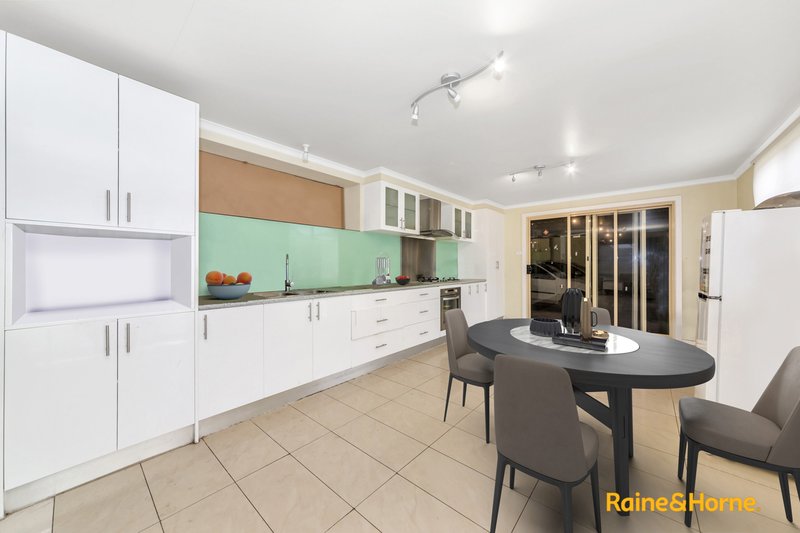 Photo - 24 Orloff Close, Clayton South VIC 3169 - Image 3